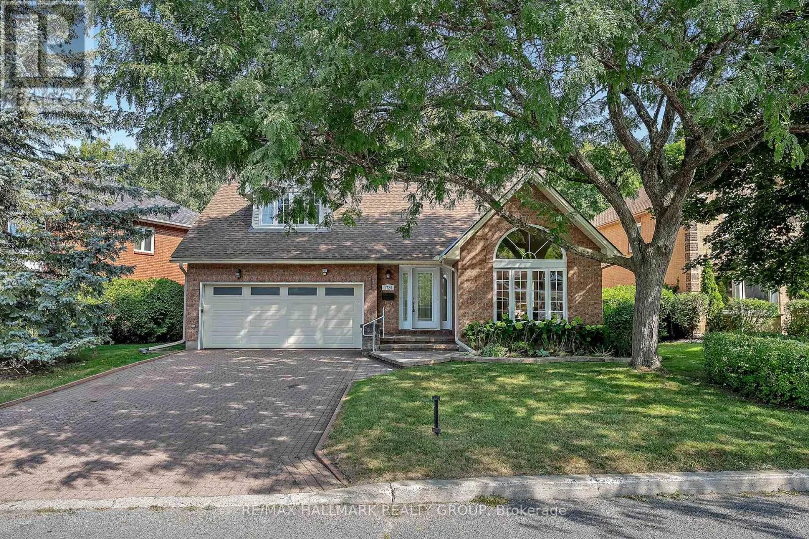 1725 AUTUMN RIDGE DRIVE