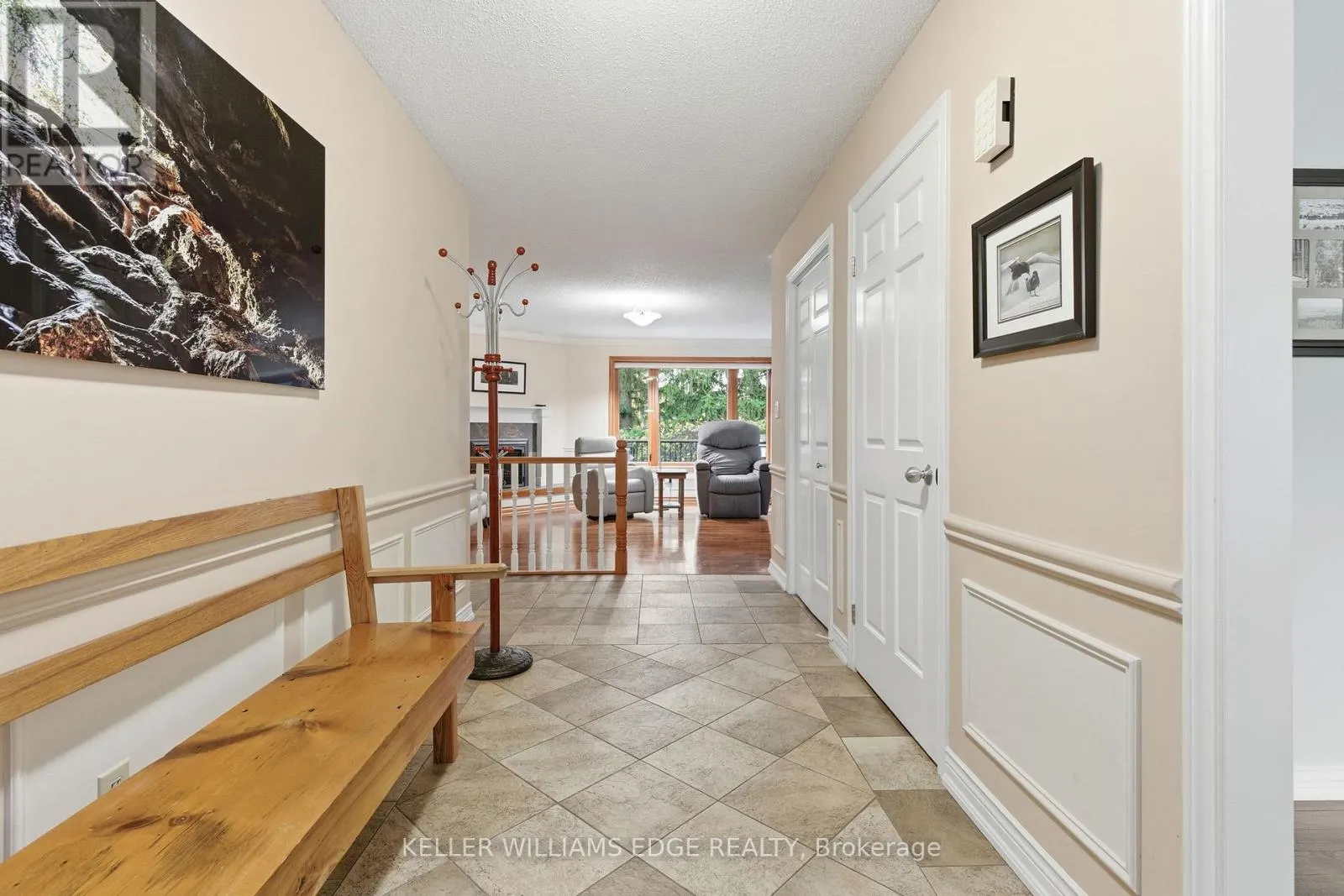 11 MAYS CRESCENT