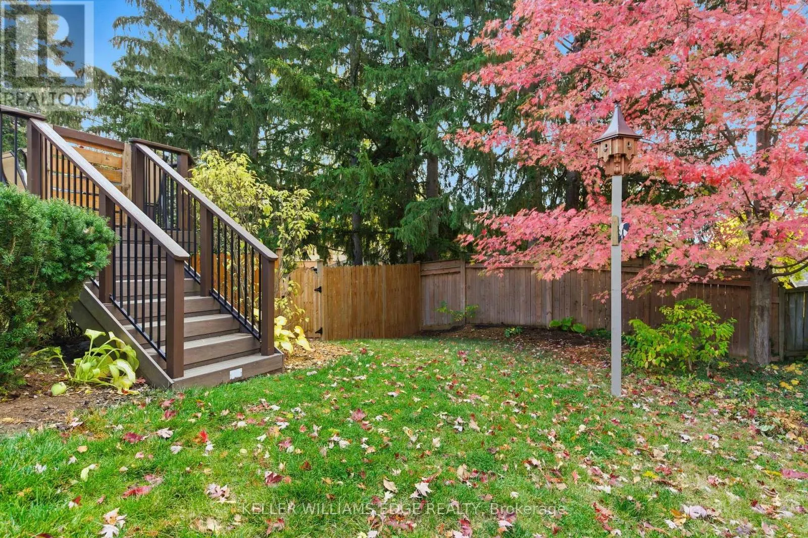11 MAYS CRESCENT