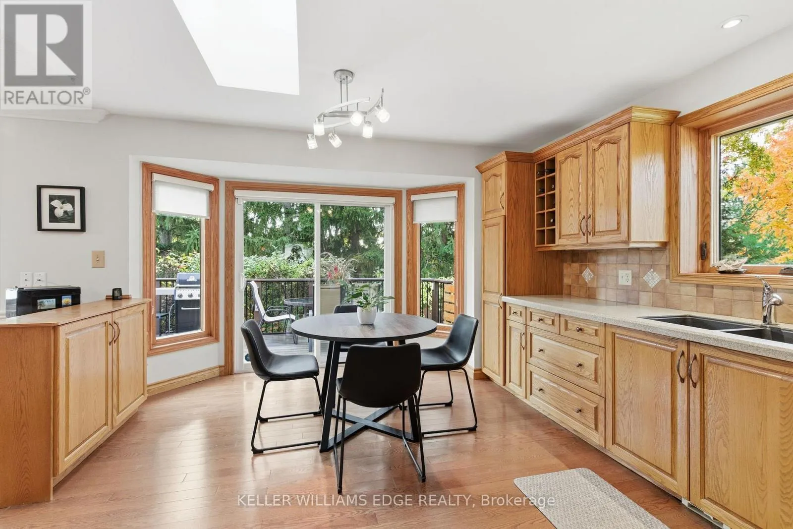 11 MAYS CRESCENT
