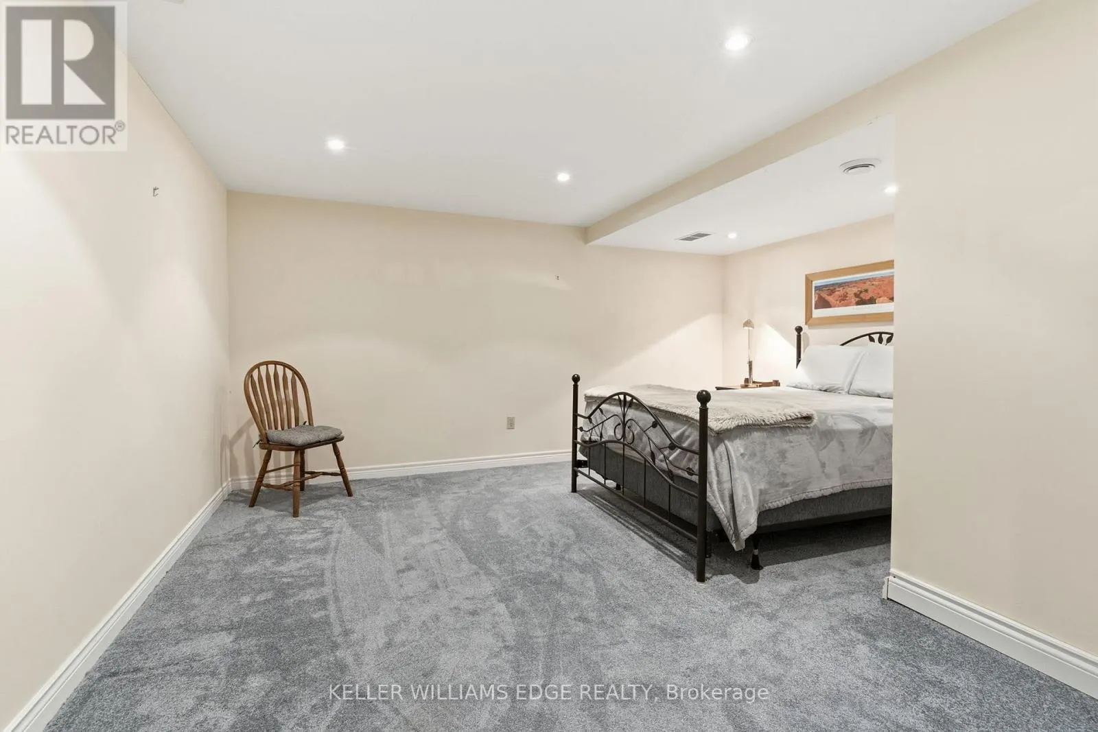 11 MAYS CRESCENT