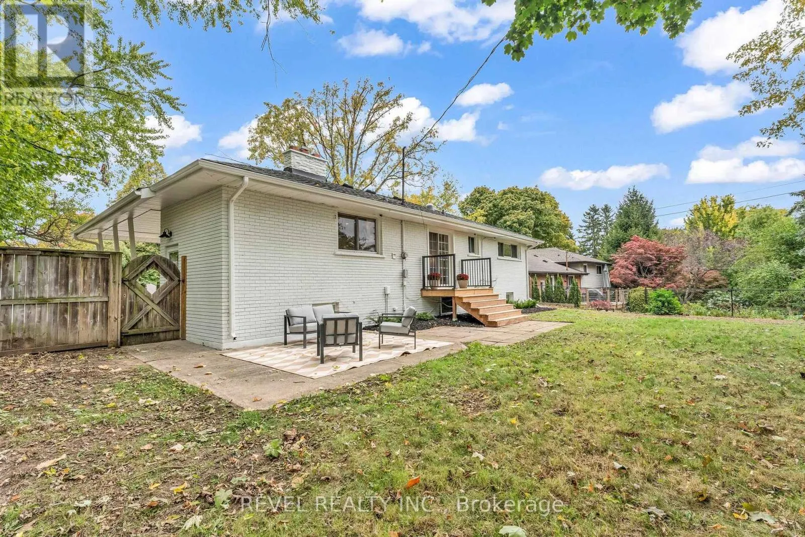95 SENECA DRIVE