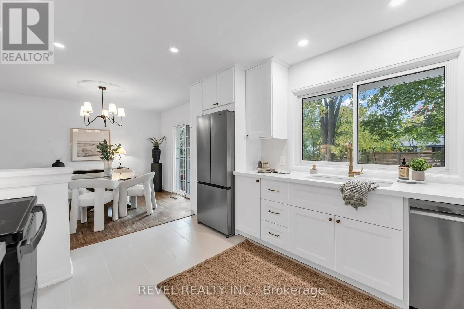 95 SENECA DRIVE