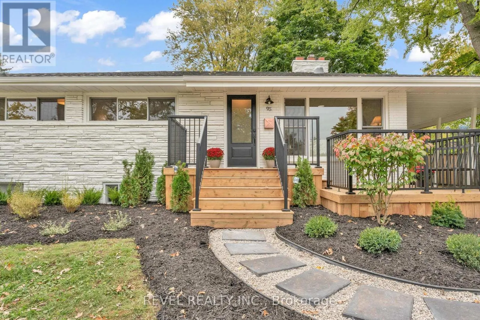 95 SENECA DRIVE