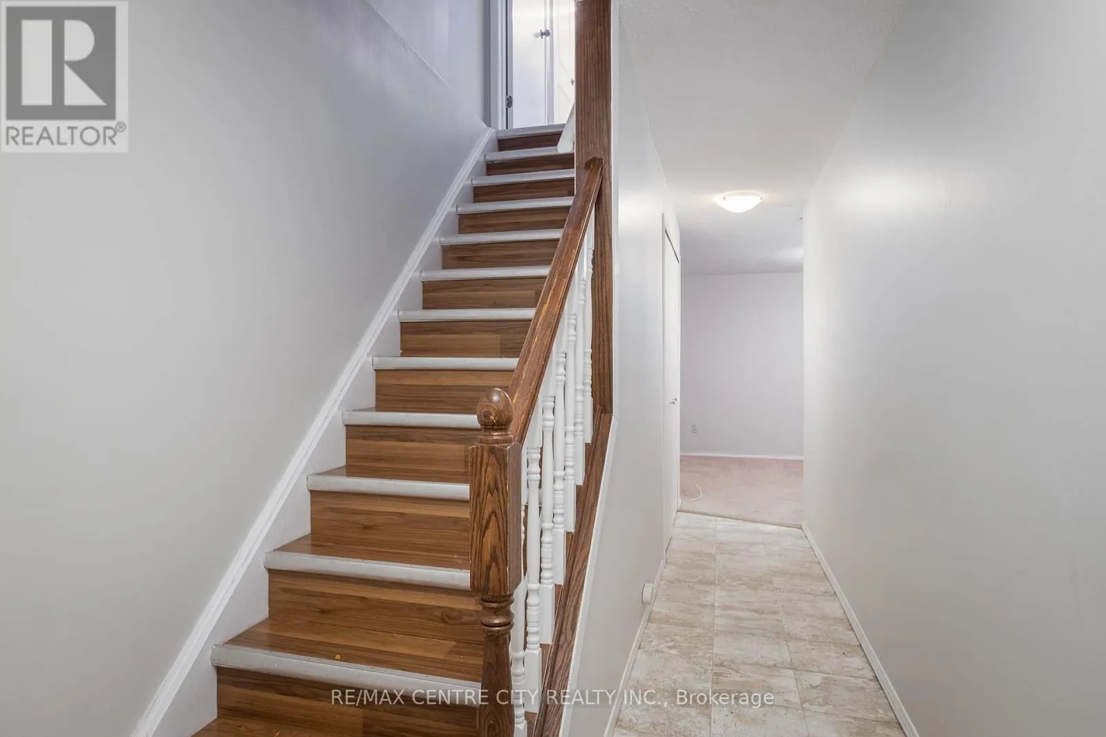 124 - 320 WESTMINSTER AVENUE, #124