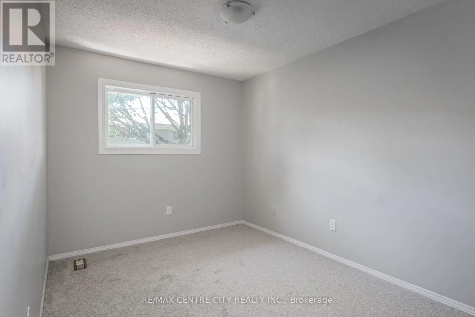 124 - 320 WESTMINSTER AVENUE, #124