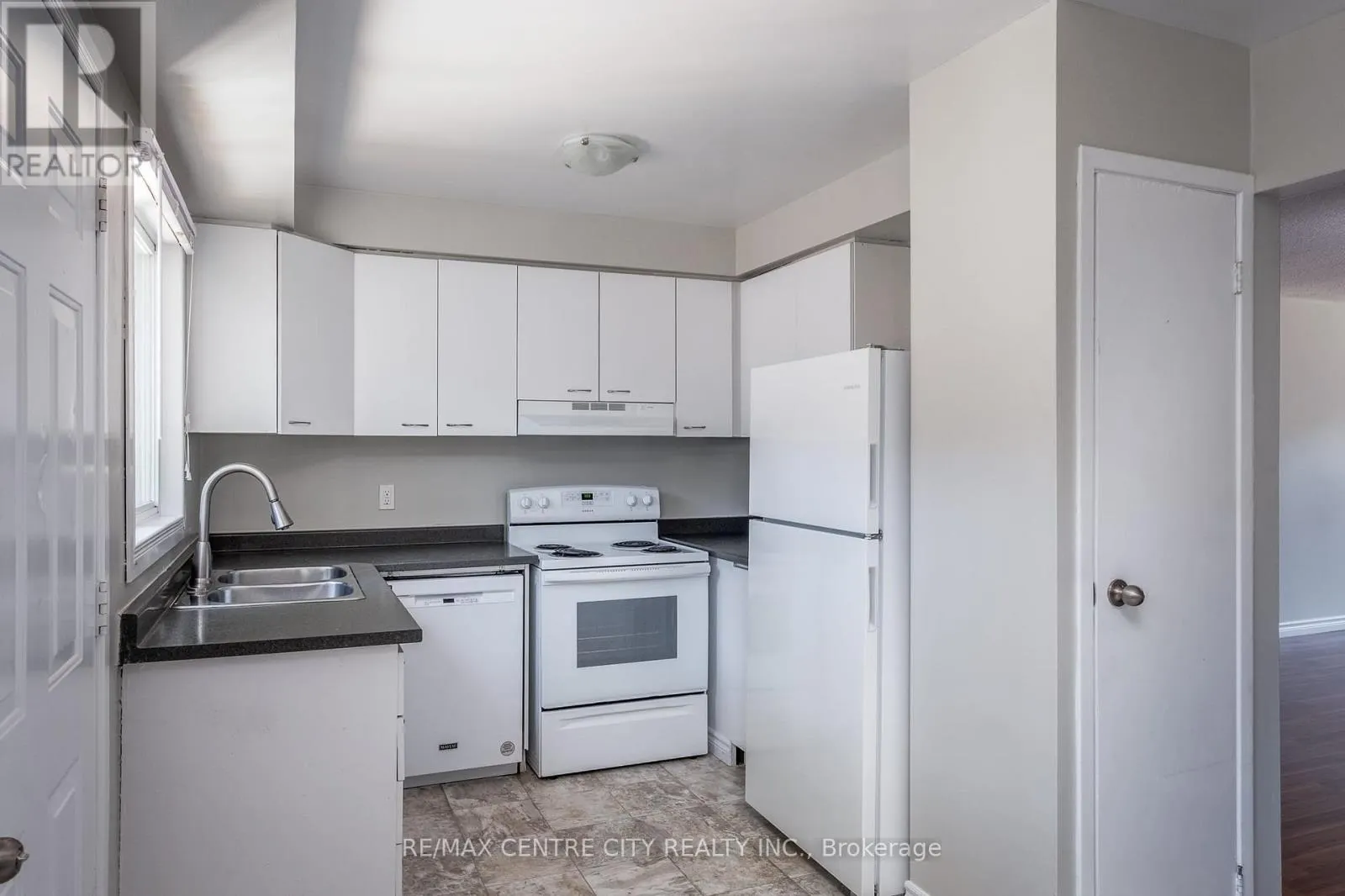 124 - 320 WESTMINSTER AVENUE, #124