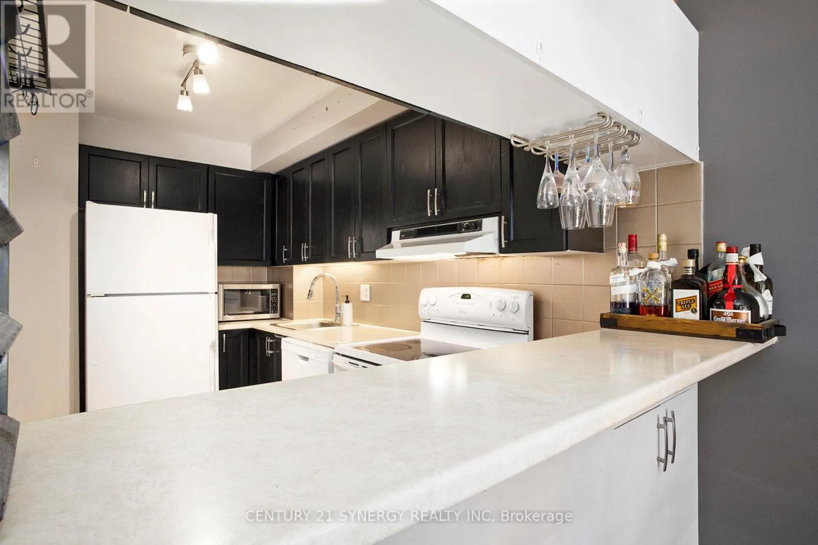 A - 6706 JEANNE D'ARC BOULEVARD N