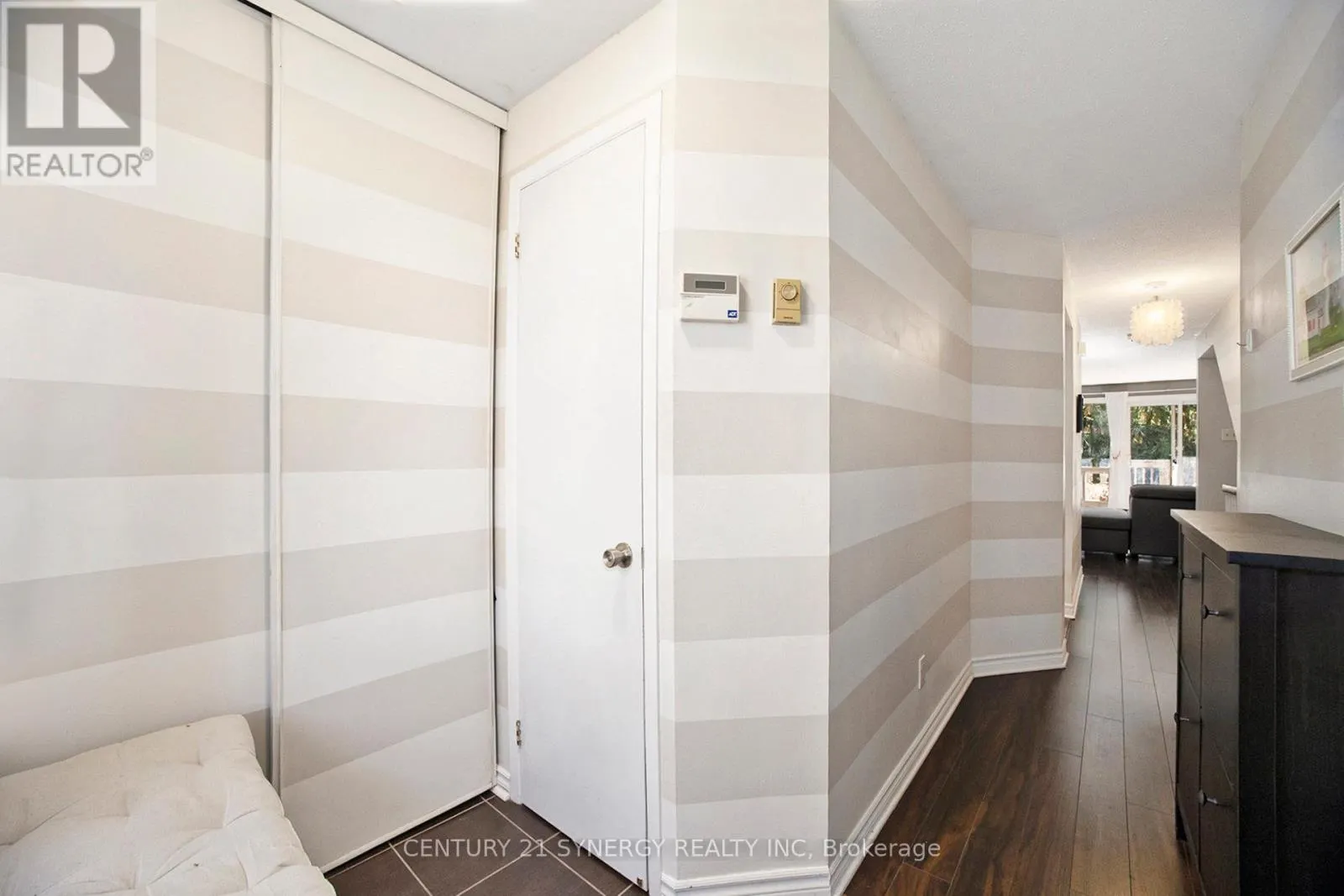 A - 6706 JEANNE D'ARC BOULEVARD N