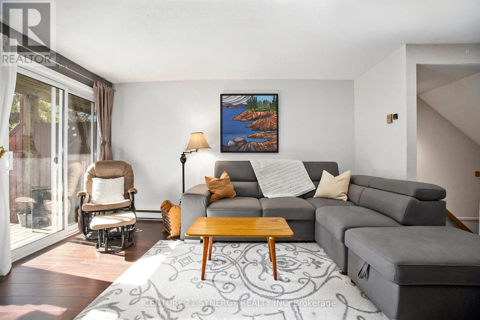 A - 6706 JEANNE D'ARC BOULEVARD N