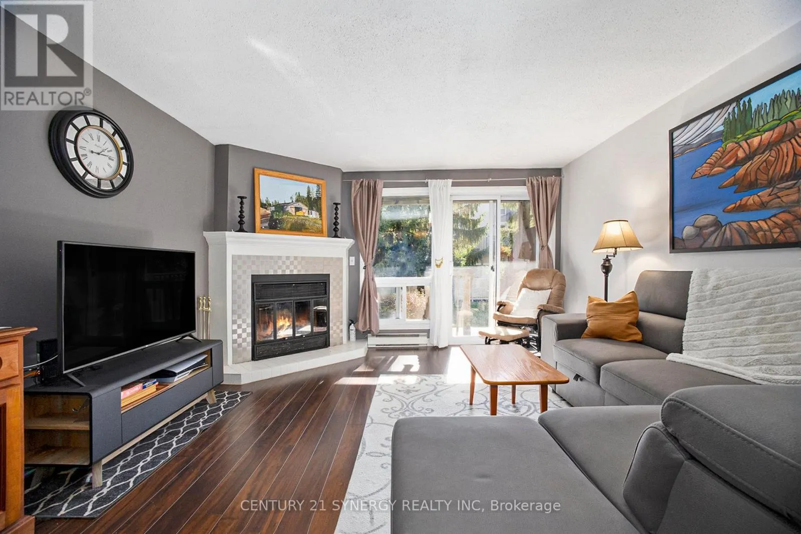 A - 6706 JEANNE D'ARC BOULEVARD N