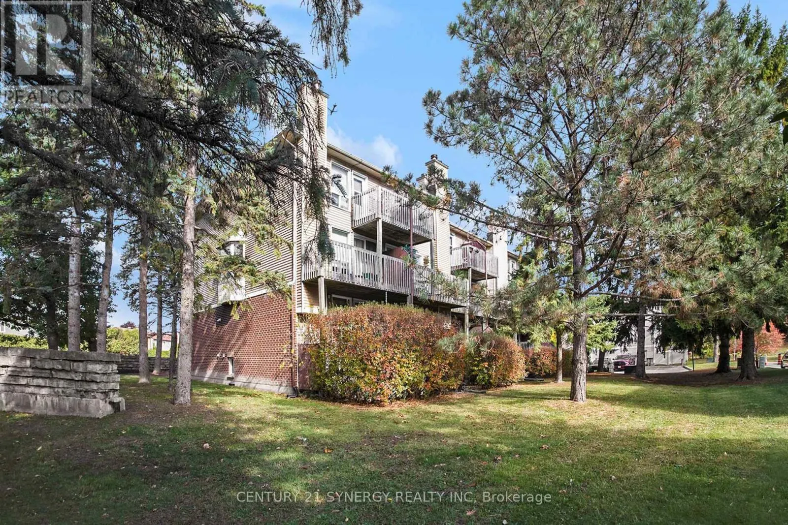 A - 6706 JEANNE D'ARC BOULEVARD N