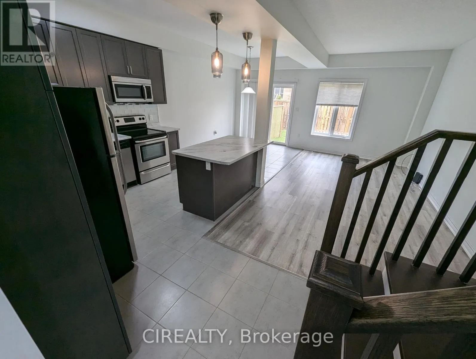 34 KINGSBOROUGH DRIVE