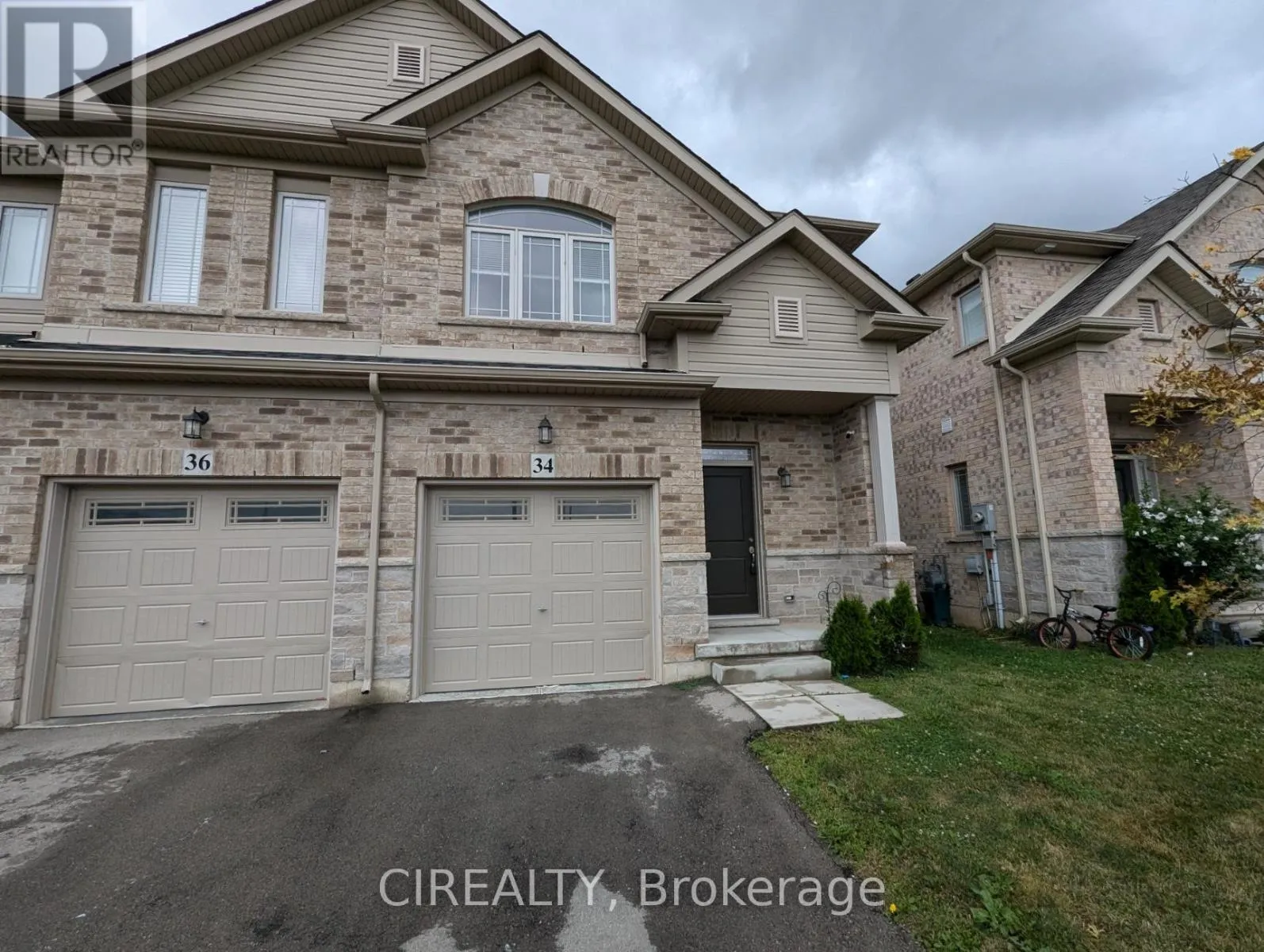 34 KINGSBOROUGH DRIVE