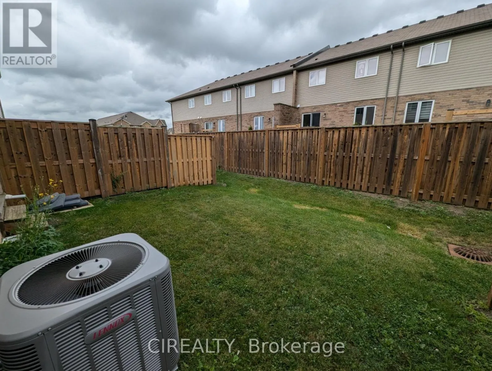 34 KINGSBOROUGH DRIVE