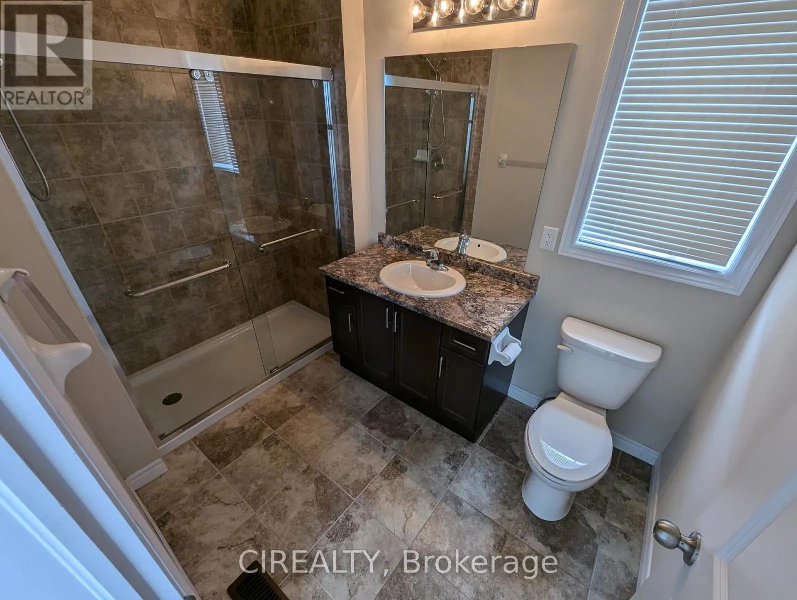 34 KINGSBOROUGH DRIVE