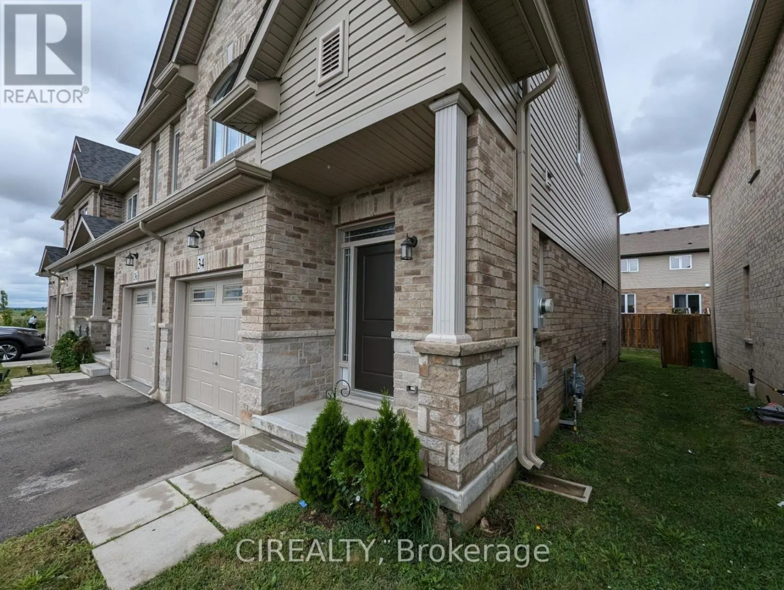 34 KINGSBOROUGH DRIVE