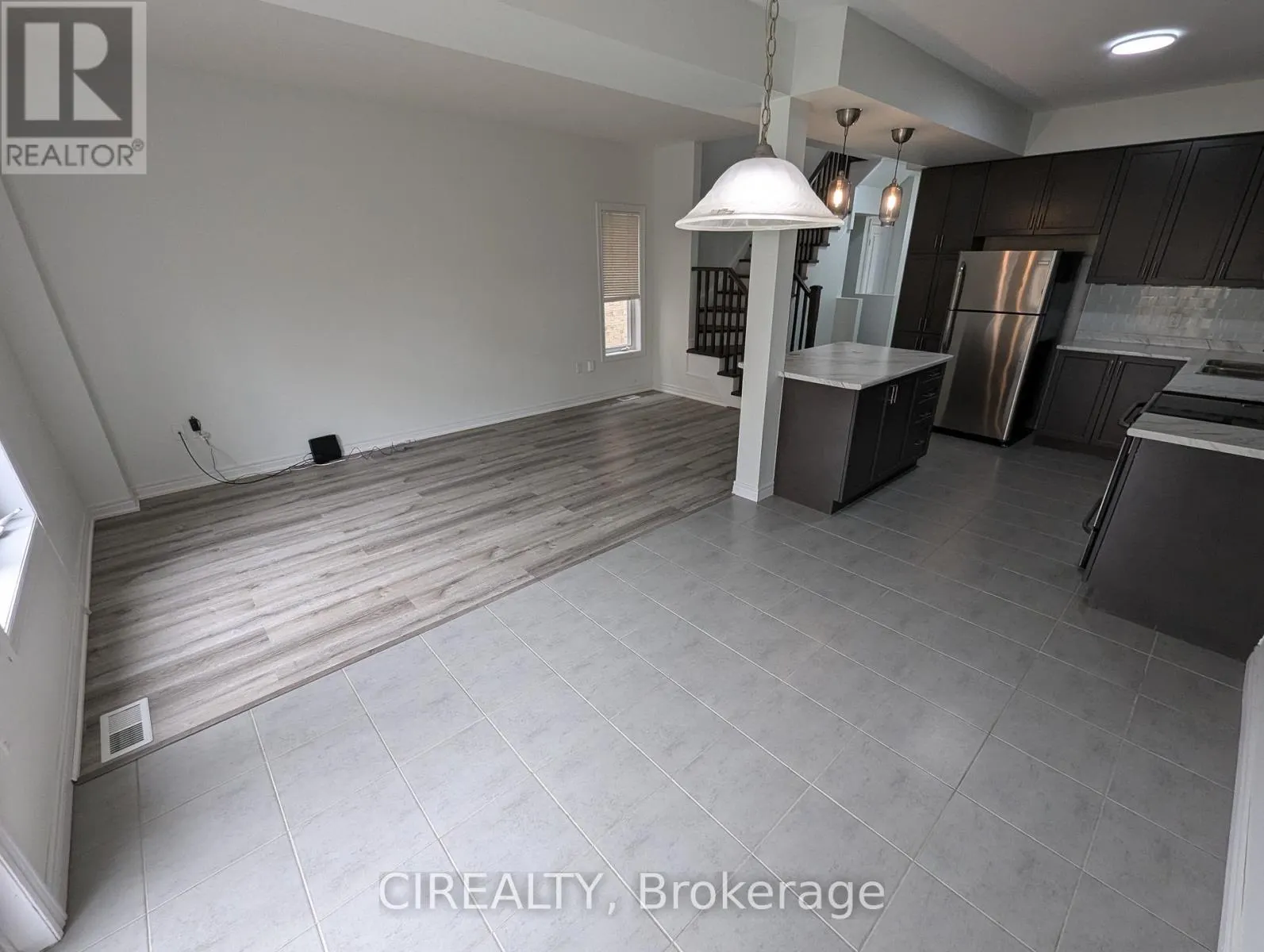 34 KINGSBOROUGH DRIVE