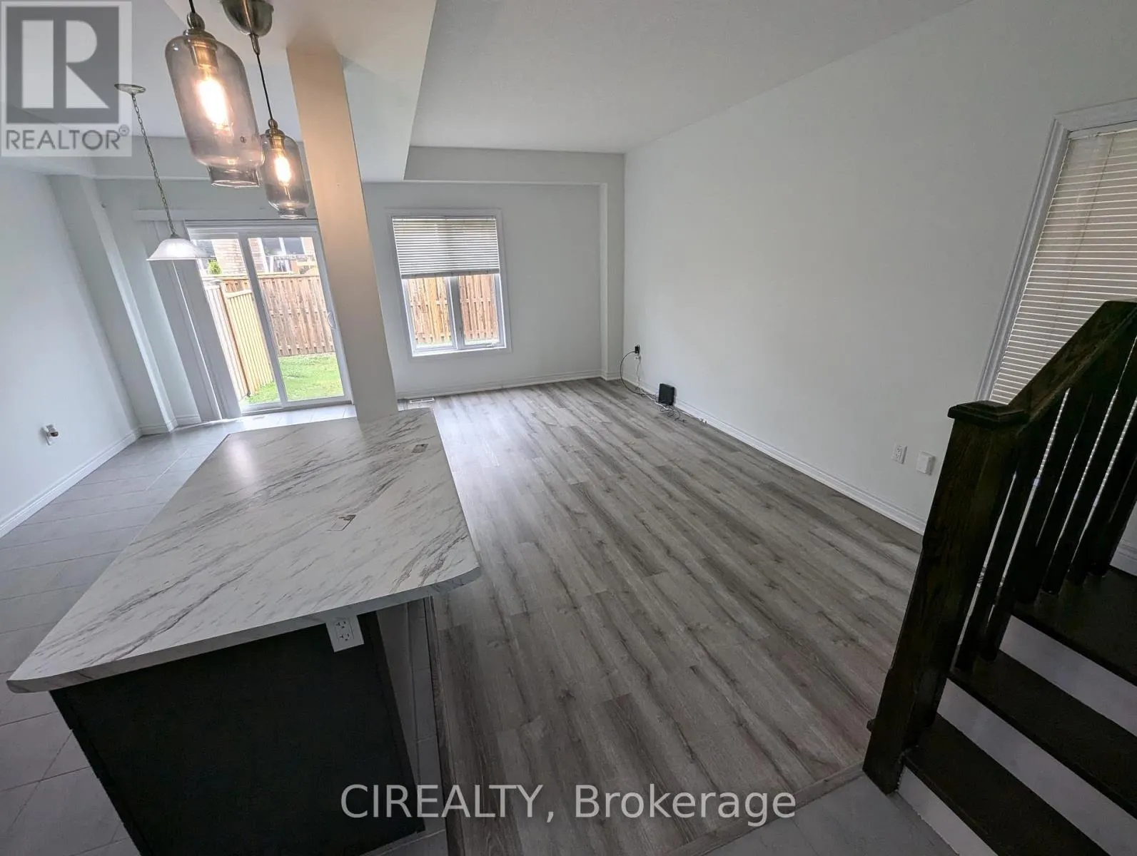 34 KINGSBOROUGH DRIVE
