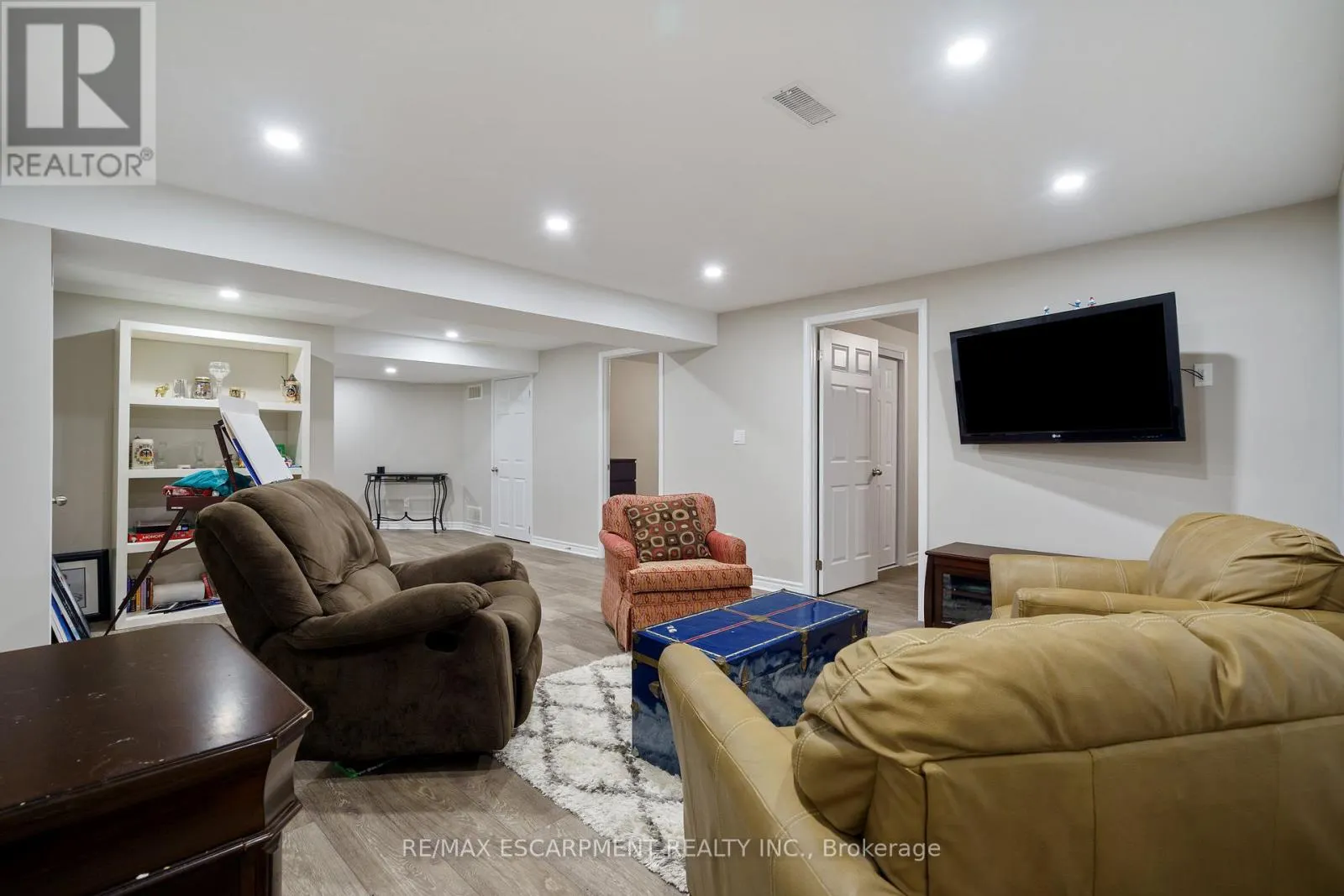 333 VALRIDGE DRIVE