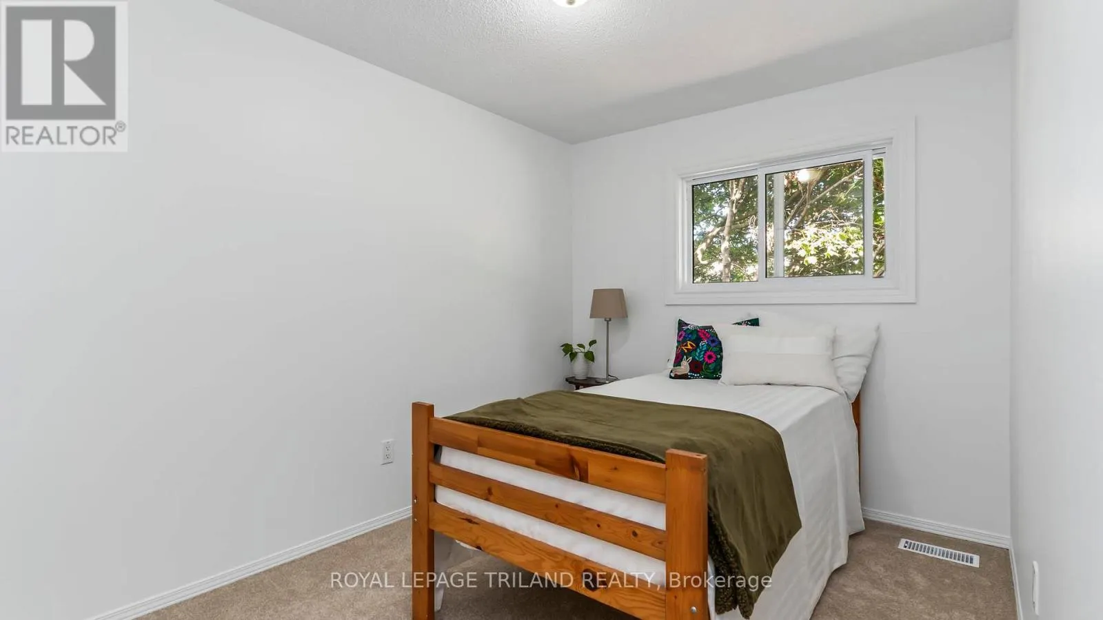 40 - 320 WESTMINSTER AVENUE, #40