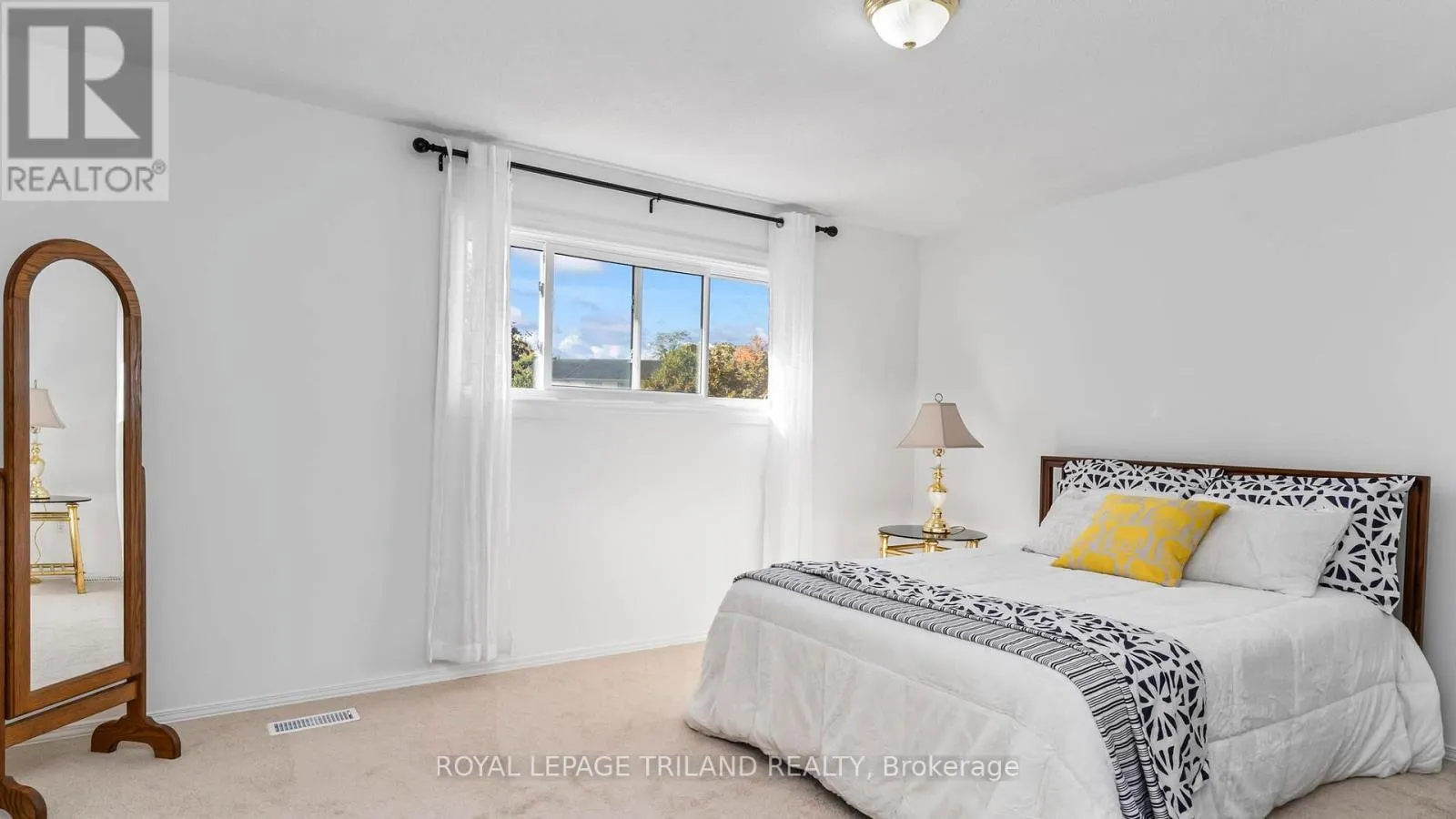 40 - 320 WESTMINSTER AVENUE, #40