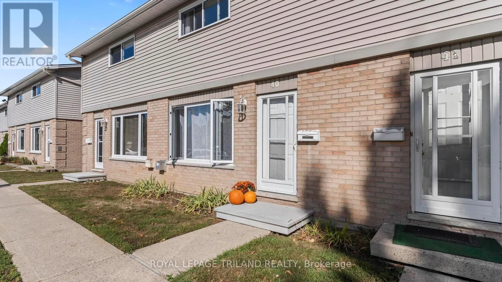40 - 320 WESTMINSTER AVENUE, #40