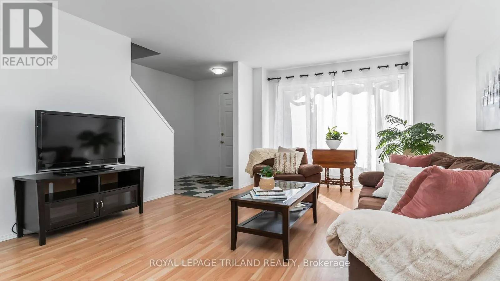 40 - 320 WESTMINSTER AVENUE, #40