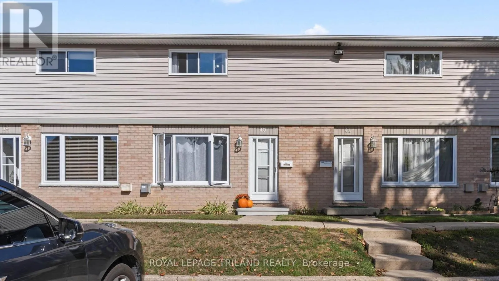 40 - 320 WESTMINSTER AVENUE, #40