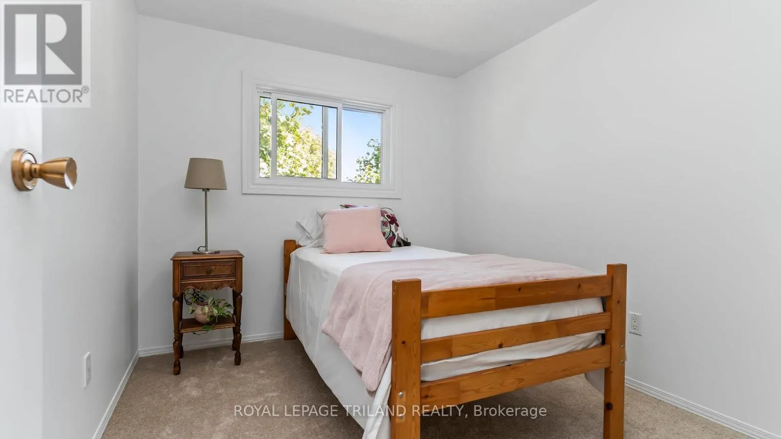 40 - 320 WESTMINSTER AVENUE, #40