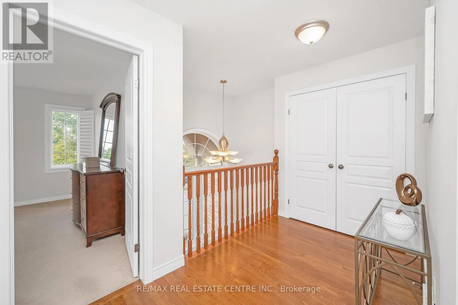 733 STONE CHURCH ROAD E