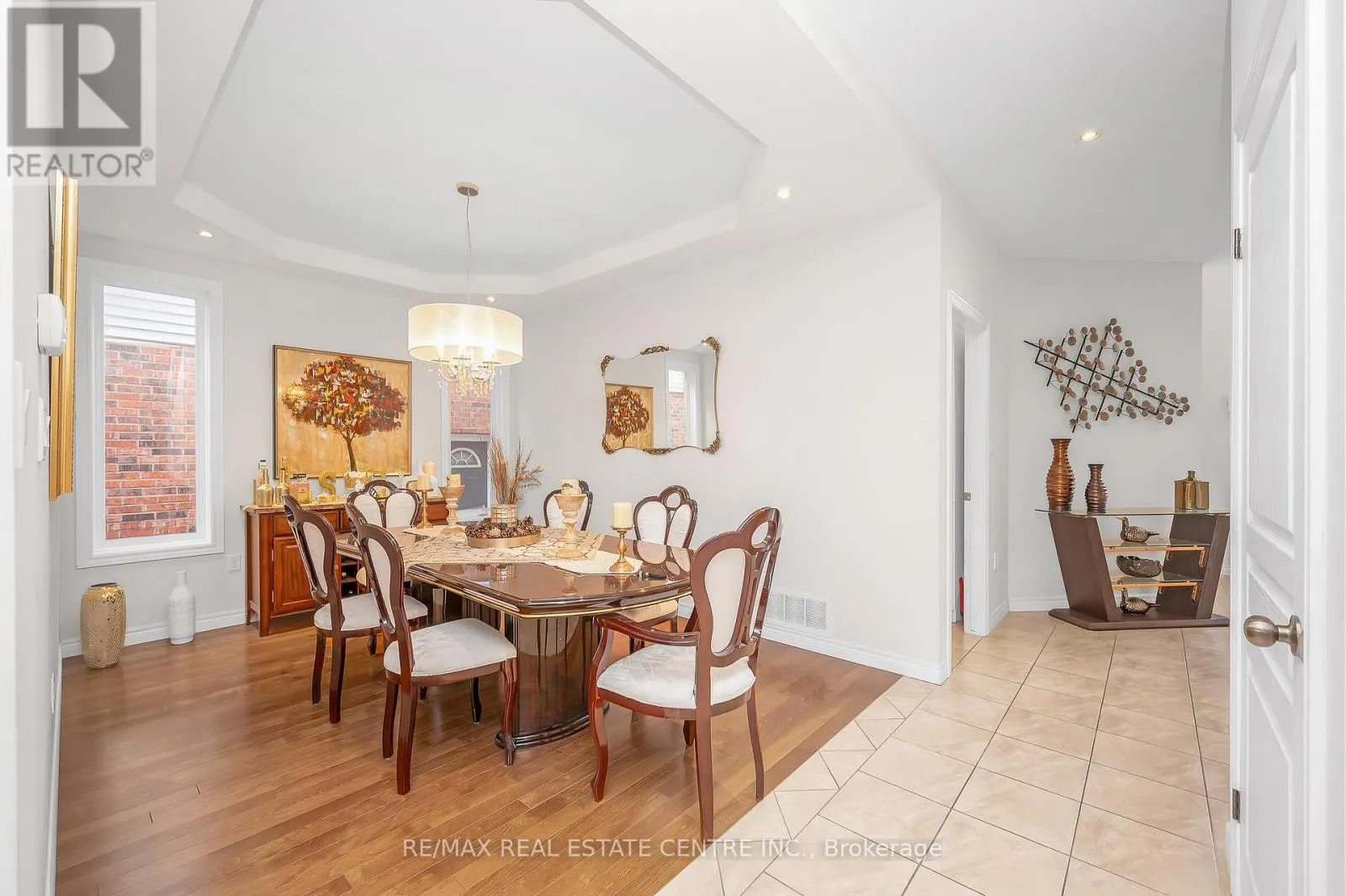 733 STONE CHURCH ROAD E