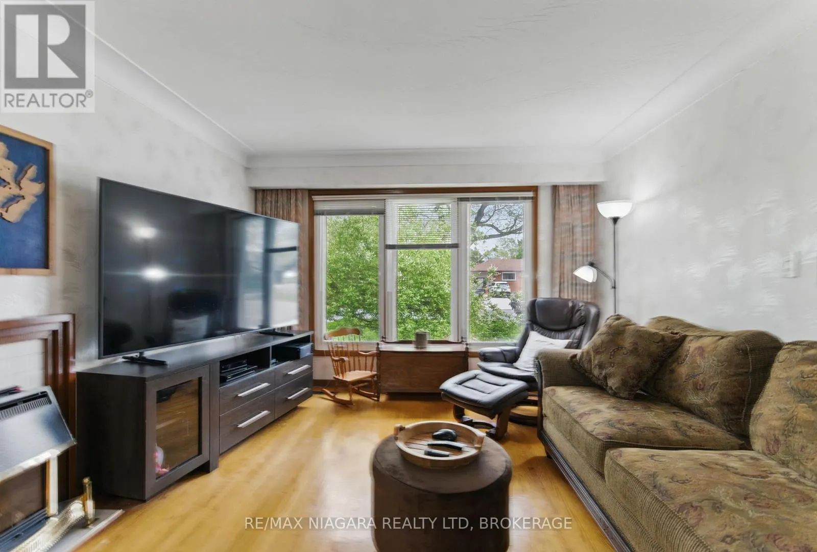84 REGENT DRIVE