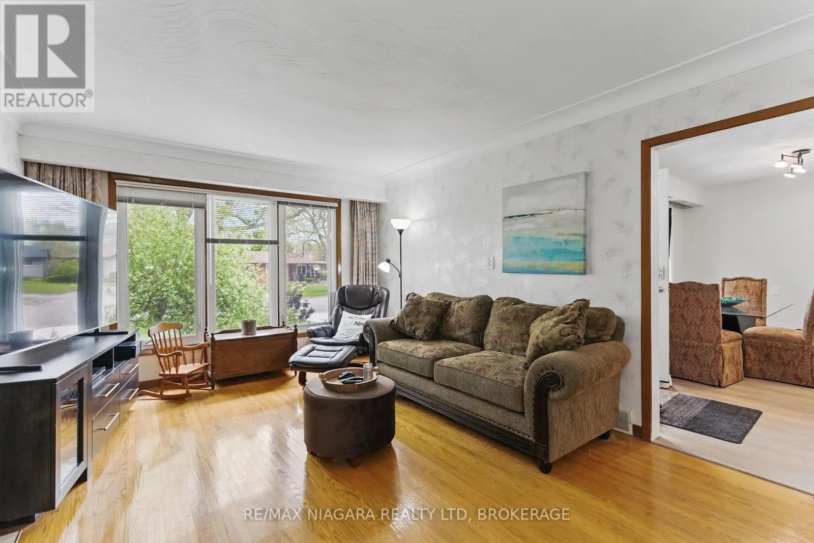 84 REGENT DRIVE