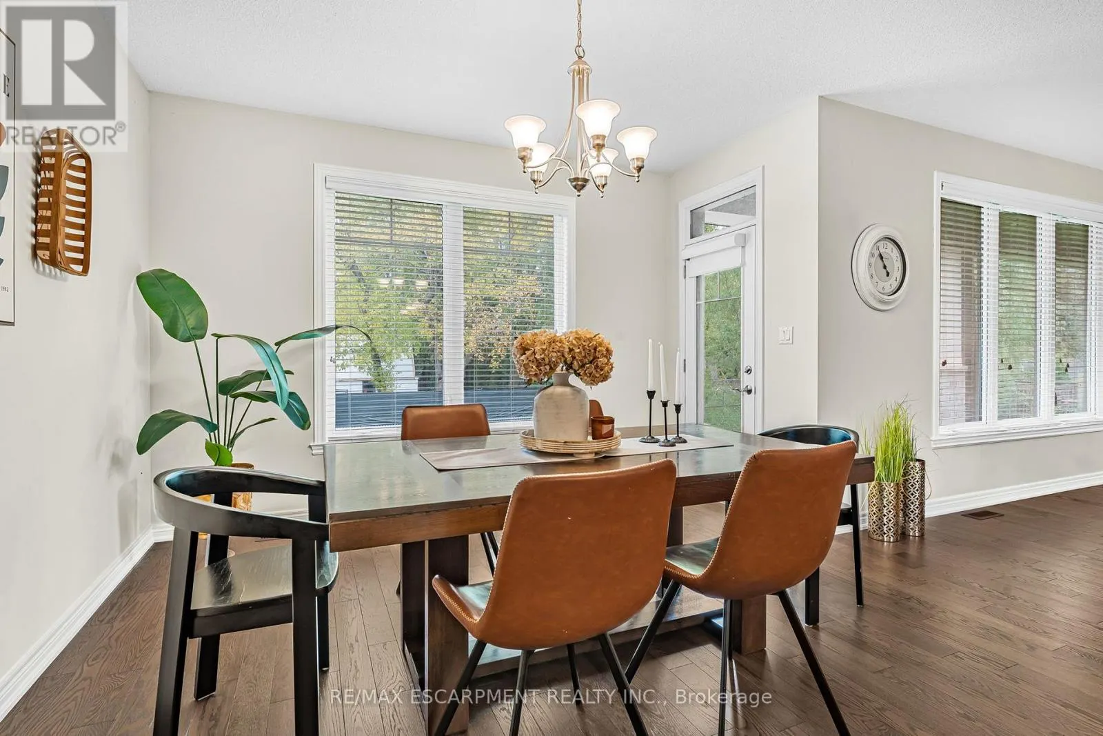 5 OAKDALE BOULEVARD
