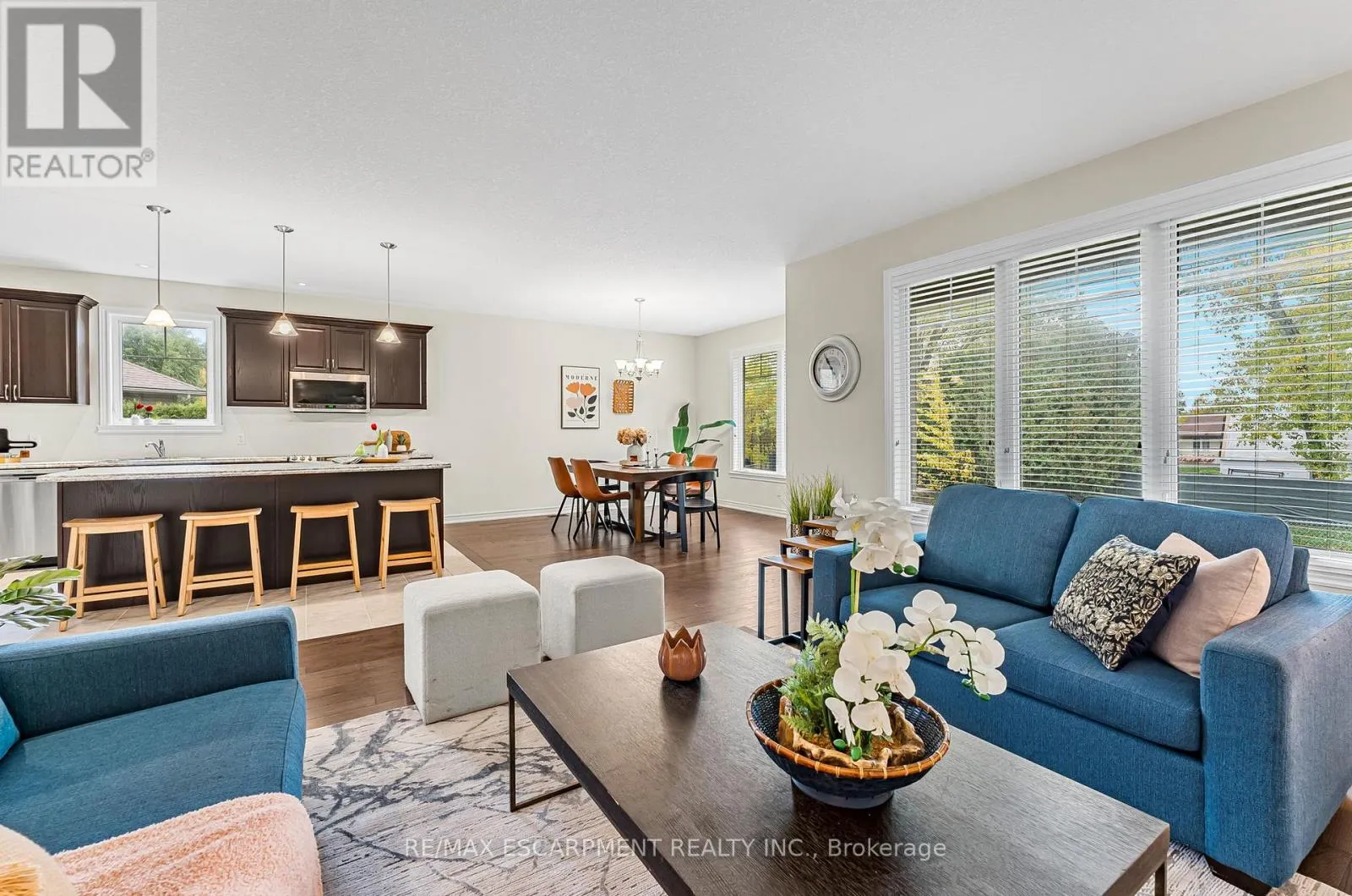 5 OAKDALE BOULEVARD