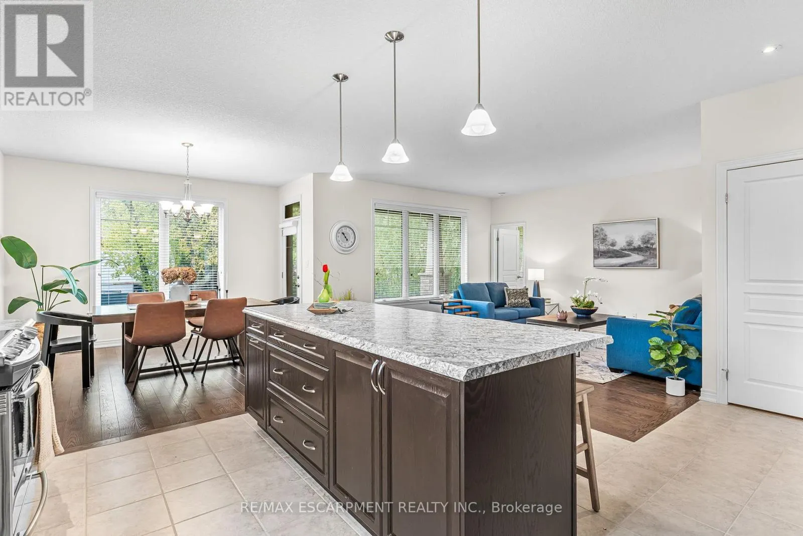 5 OAKDALE BOULEVARD