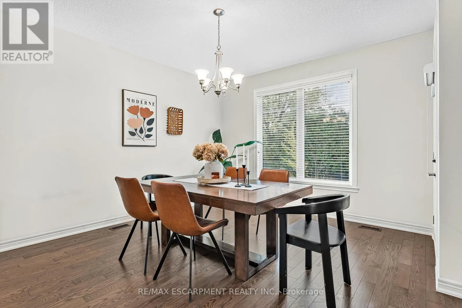 5 OAKDALE BOULEVARD