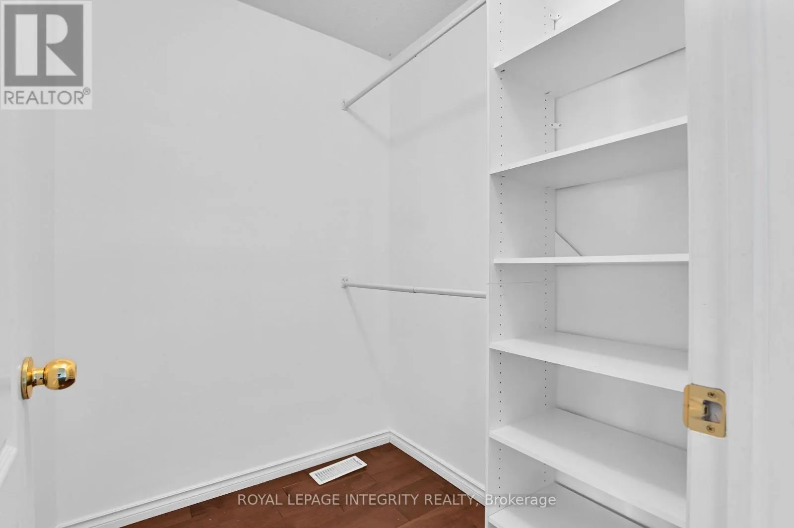 137 TALL OAK PRIVATE