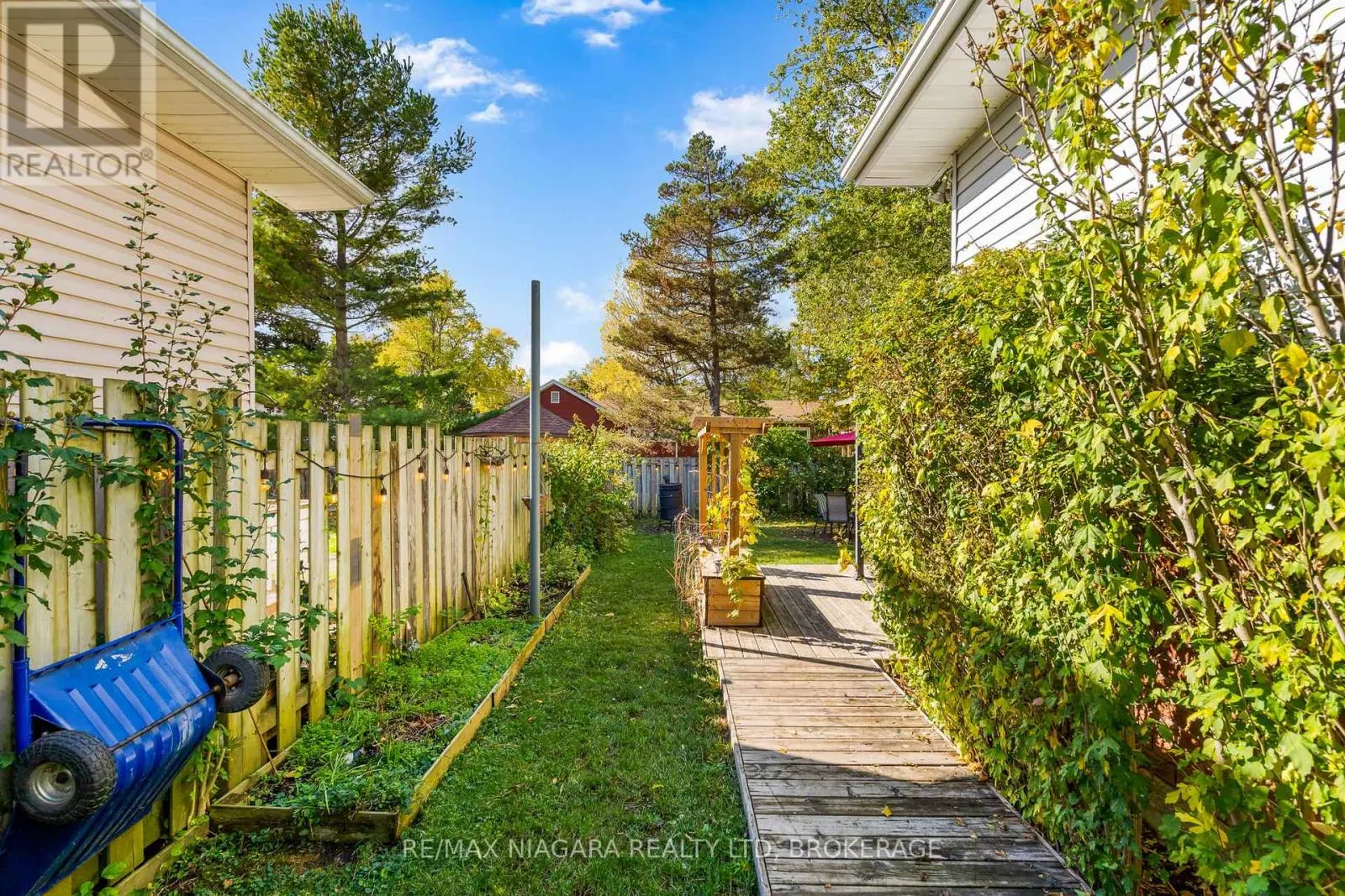 343 HELEN STREET