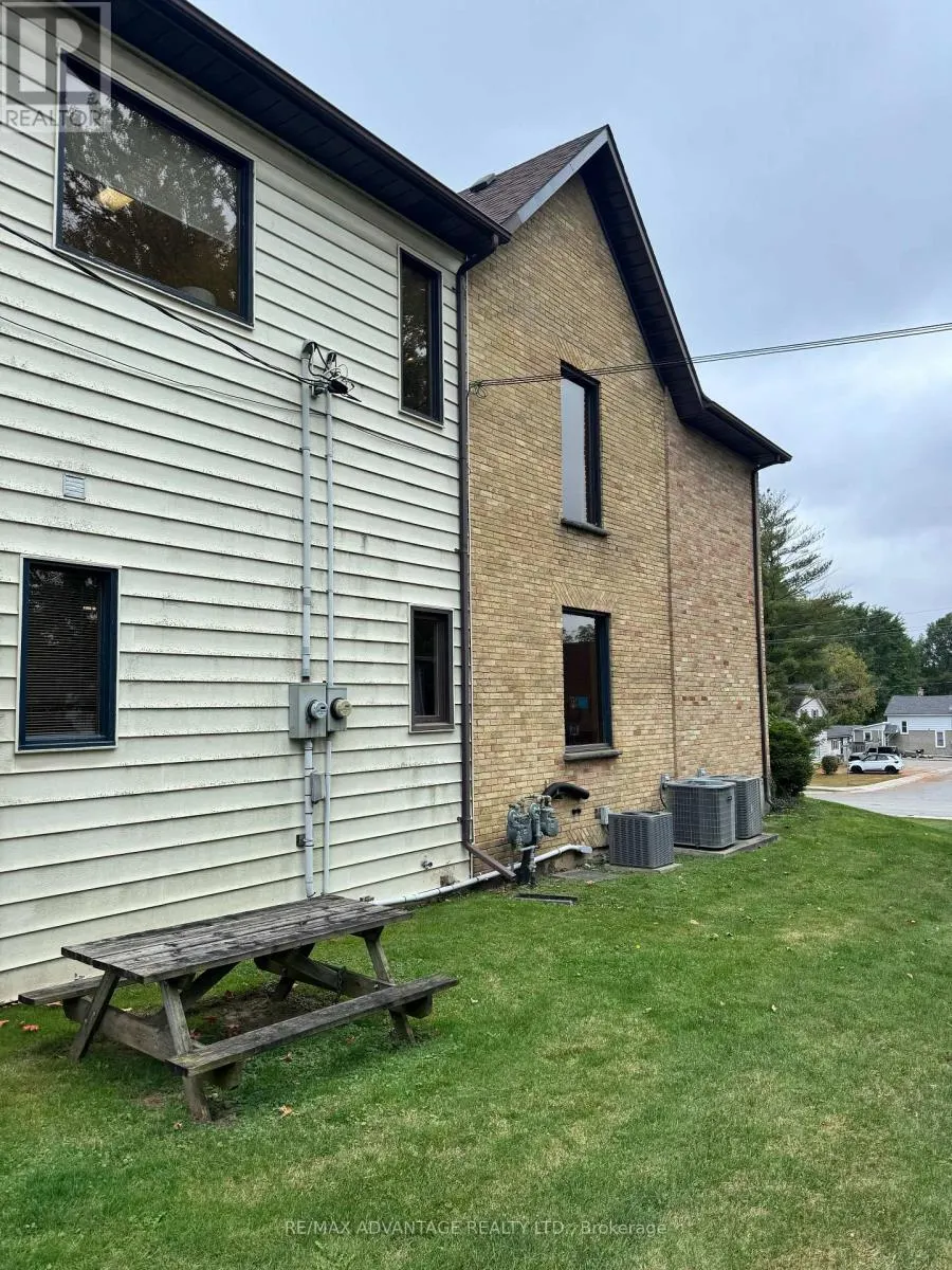 81 CHARLES STREET W