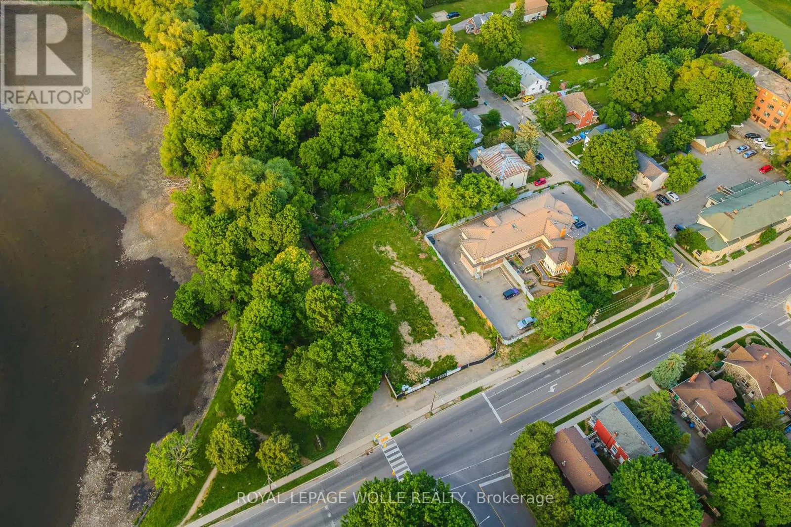 7 - 180 GORDON STREET