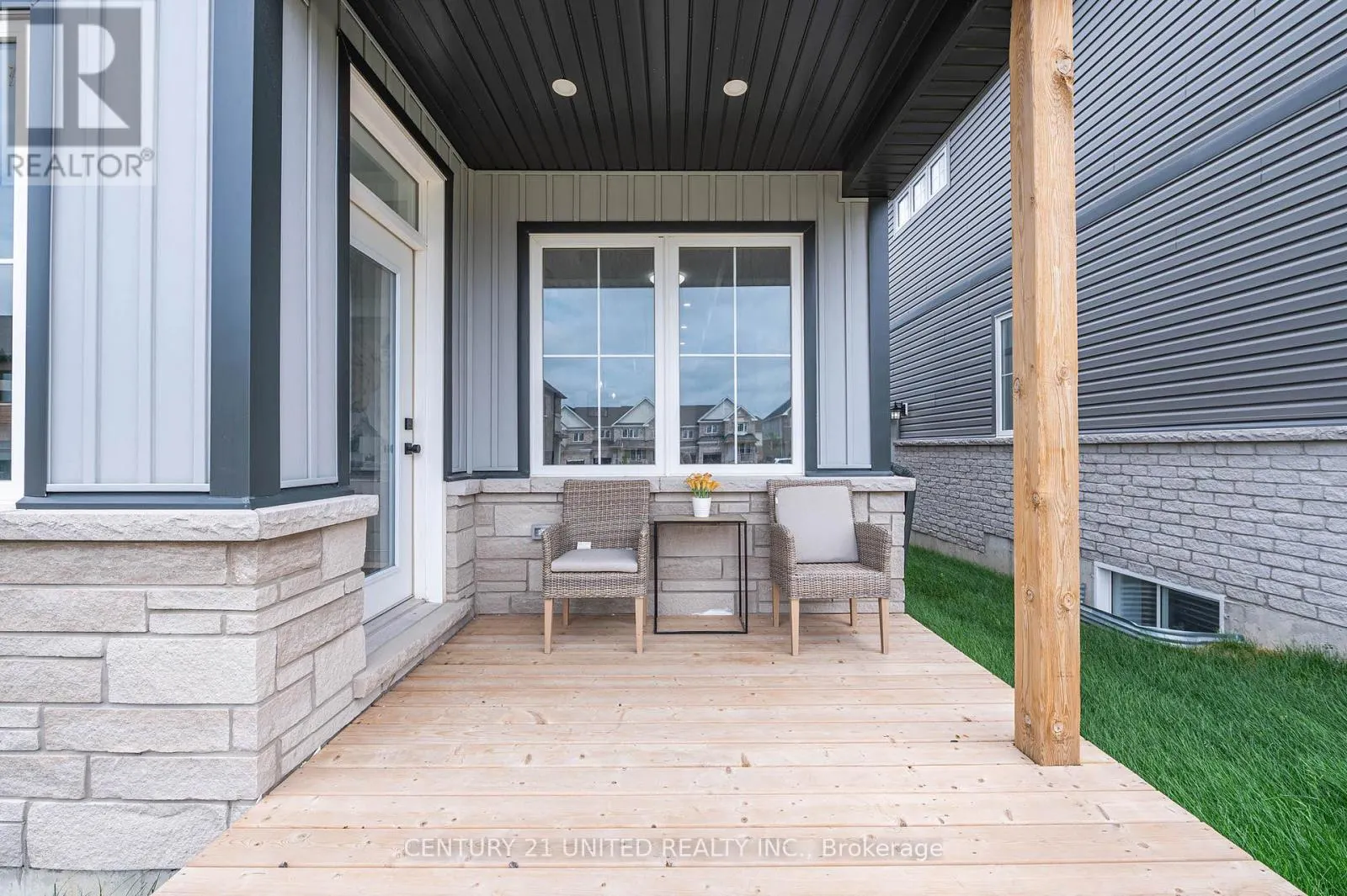 303 MULLIGHAN GARDENS
