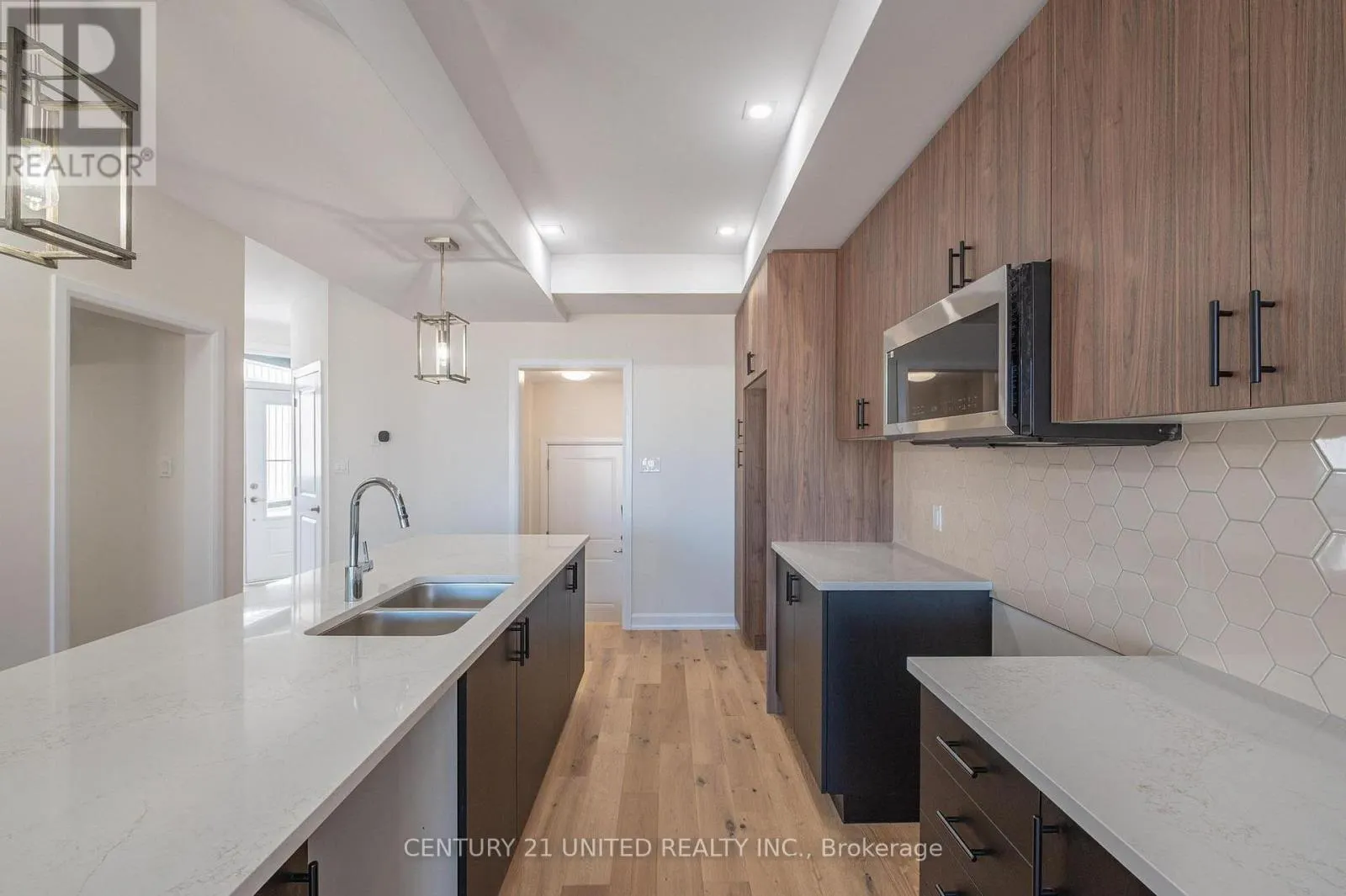 305 MULLIGHAN GARDENS