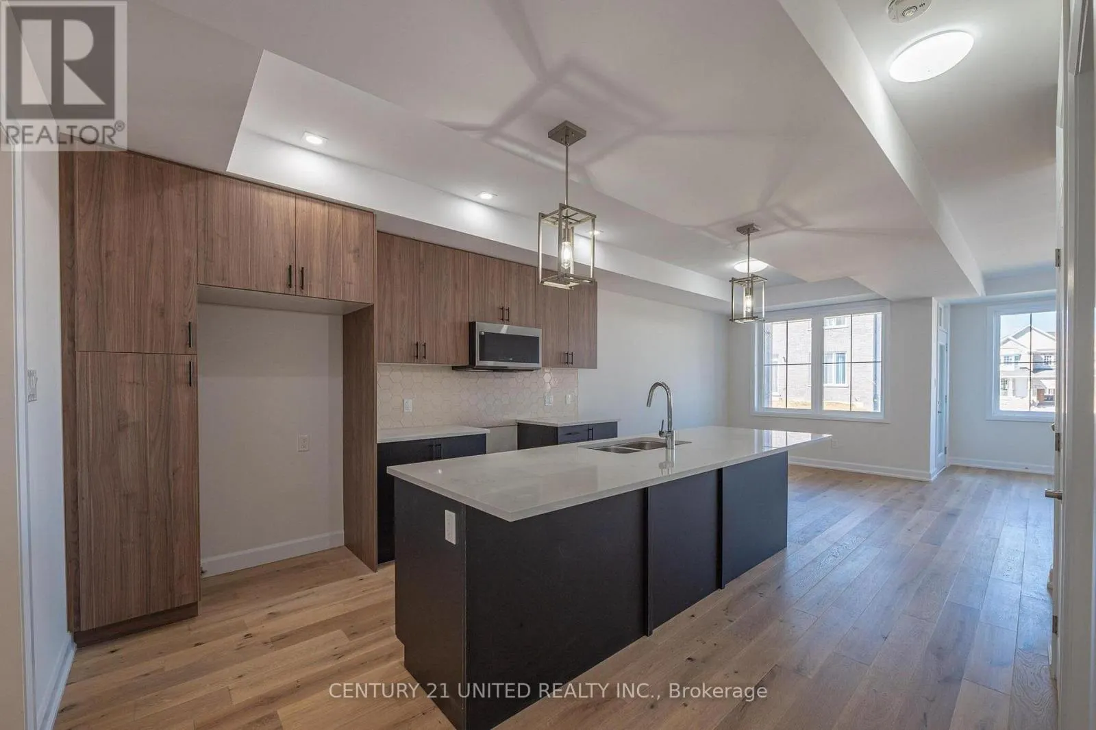 305 MULLIGHAN GARDENS