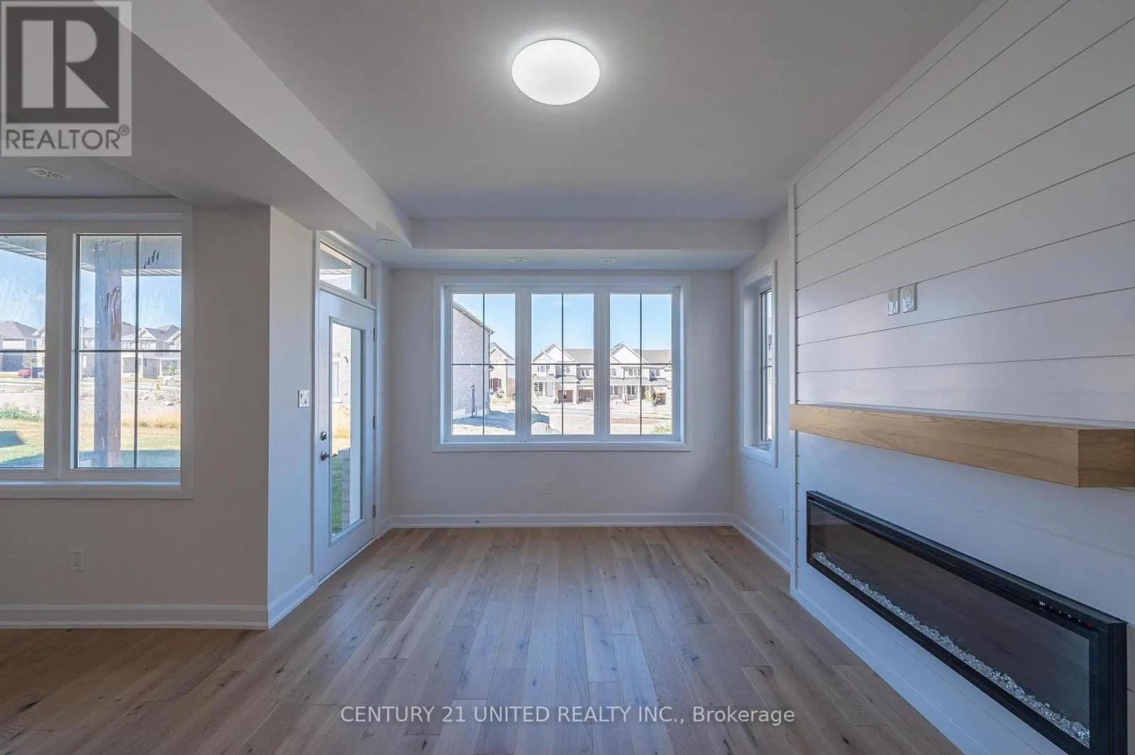 305 MULLIGHAN GARDENS