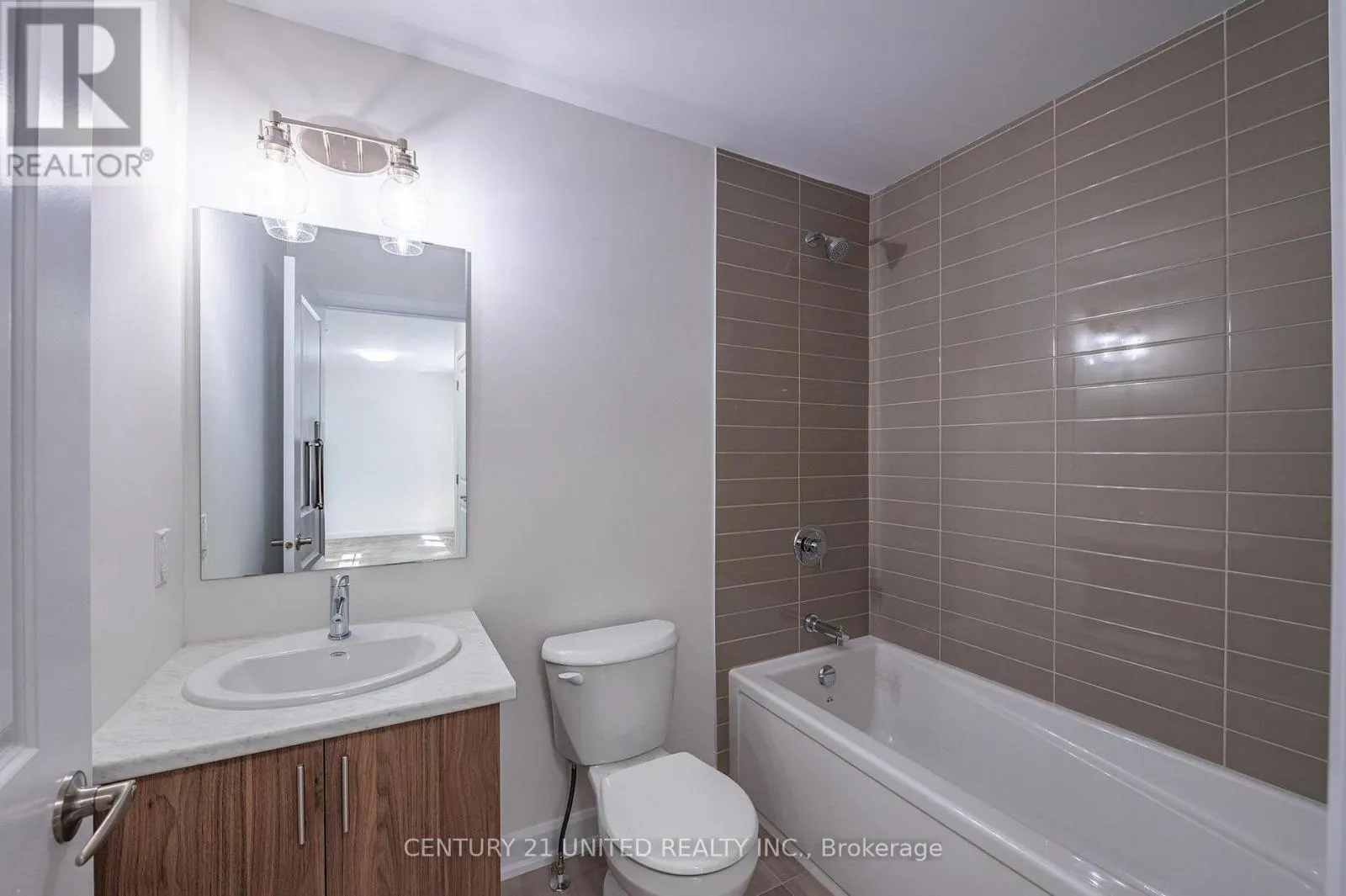 305 MULLIGHAN GARDENS