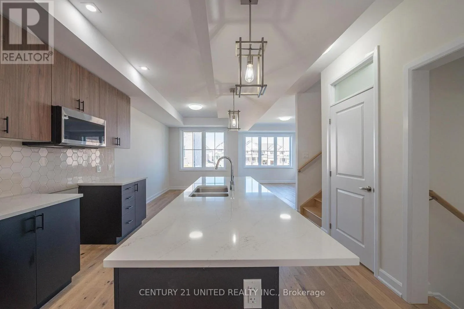 305 MULLIGHAN GARDENS