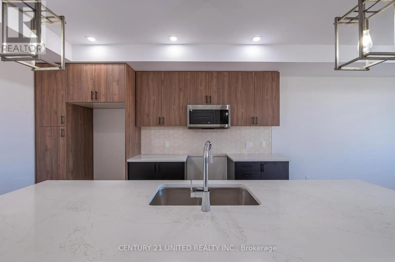 305 MULLIGHAN GARDENS