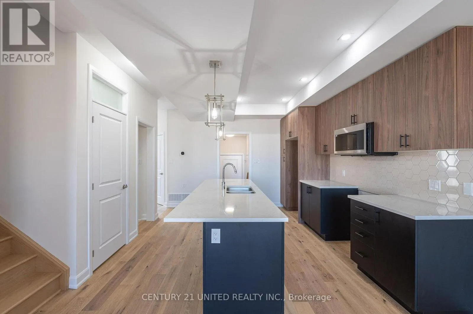 305 MULLIGHAN GARDENS